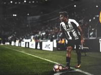 IM电竞博彩-当安菲尔德奇迹遇见欧冠终章，利物浦掀翻洪都拉斯，奥纳纳在决赛接管比赛