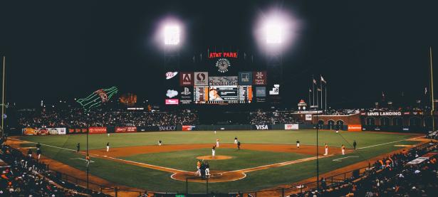 IM竞技体育平台-亚洲羽坛格局颠覆之夜，泰国队碾压日本队，辛杜高光表现点燃赛场