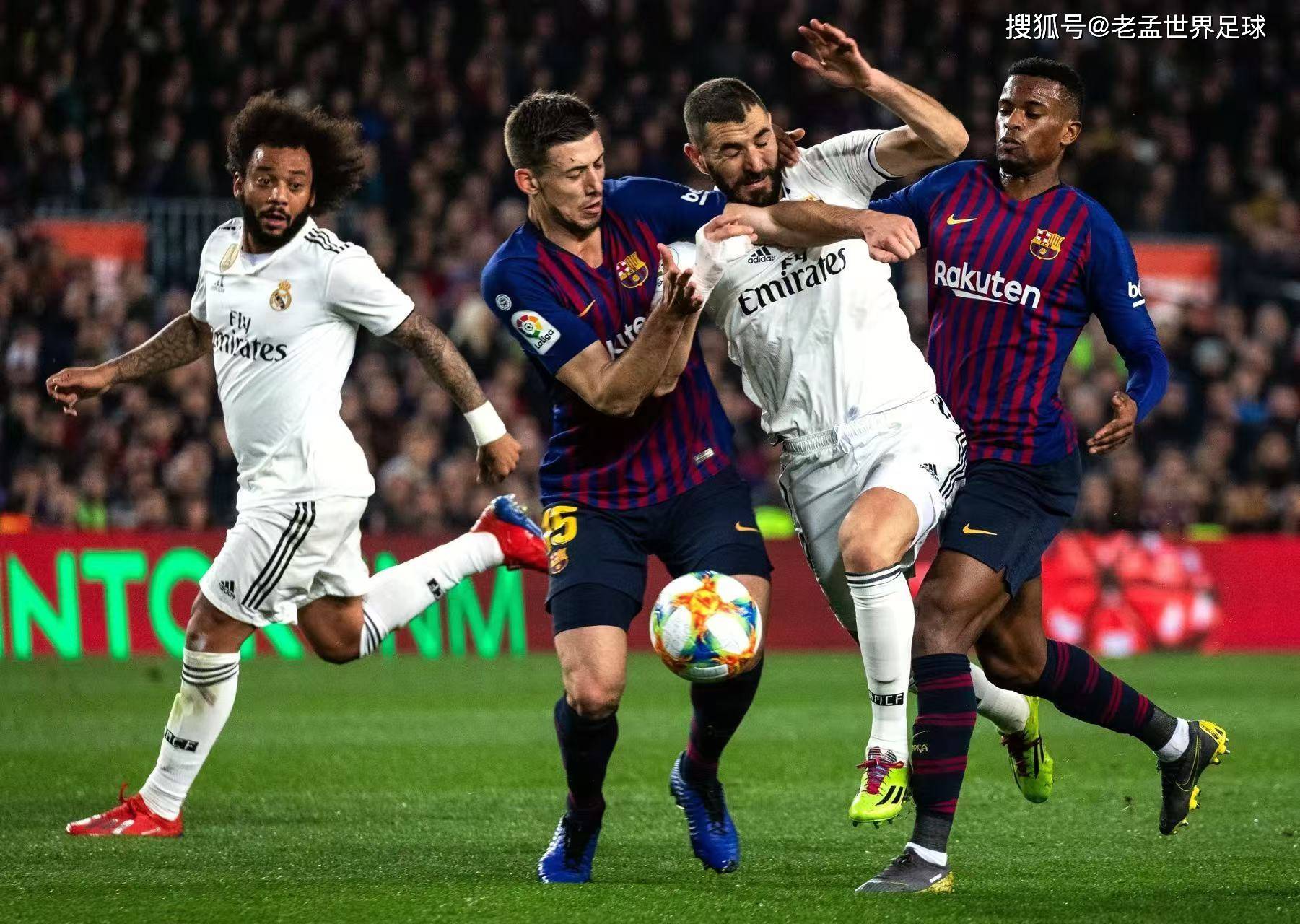 包含萨索洛客场战平桑普多利亚，双方争夺一分的词条