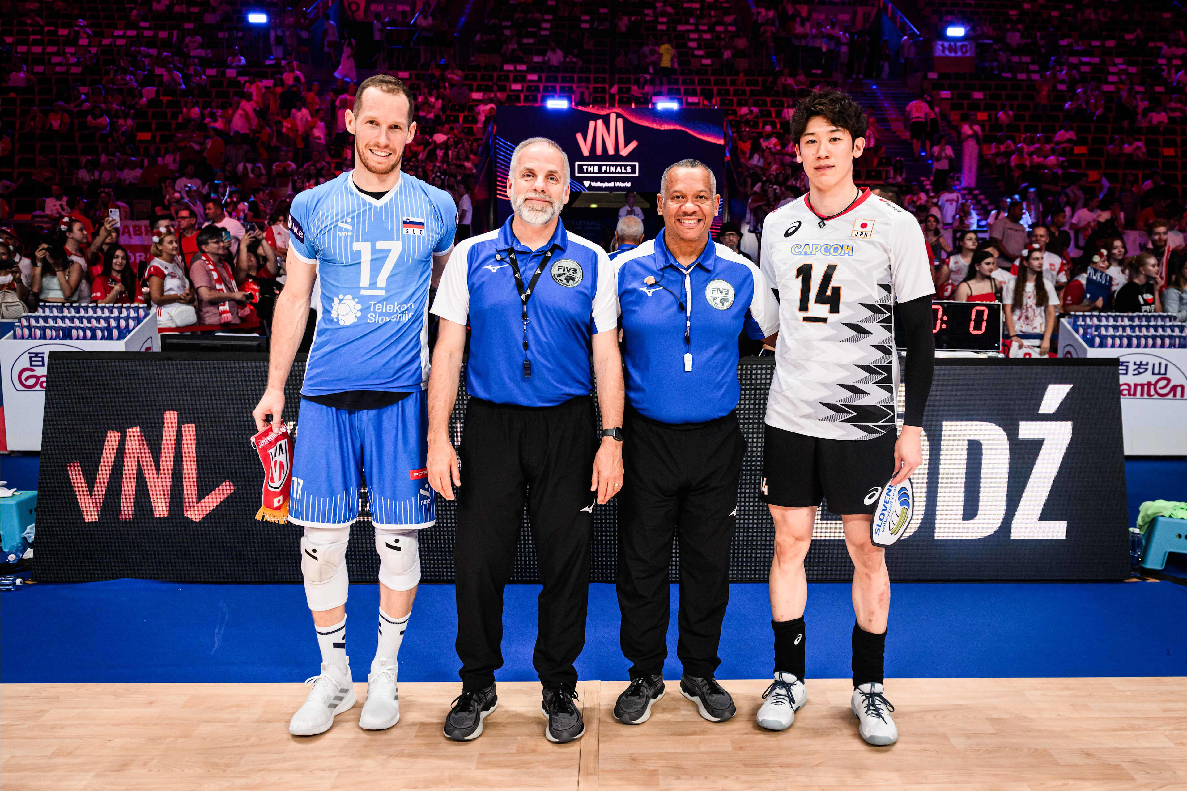 包含波兰队绝杀日本队，林高远刷新纪录的词条