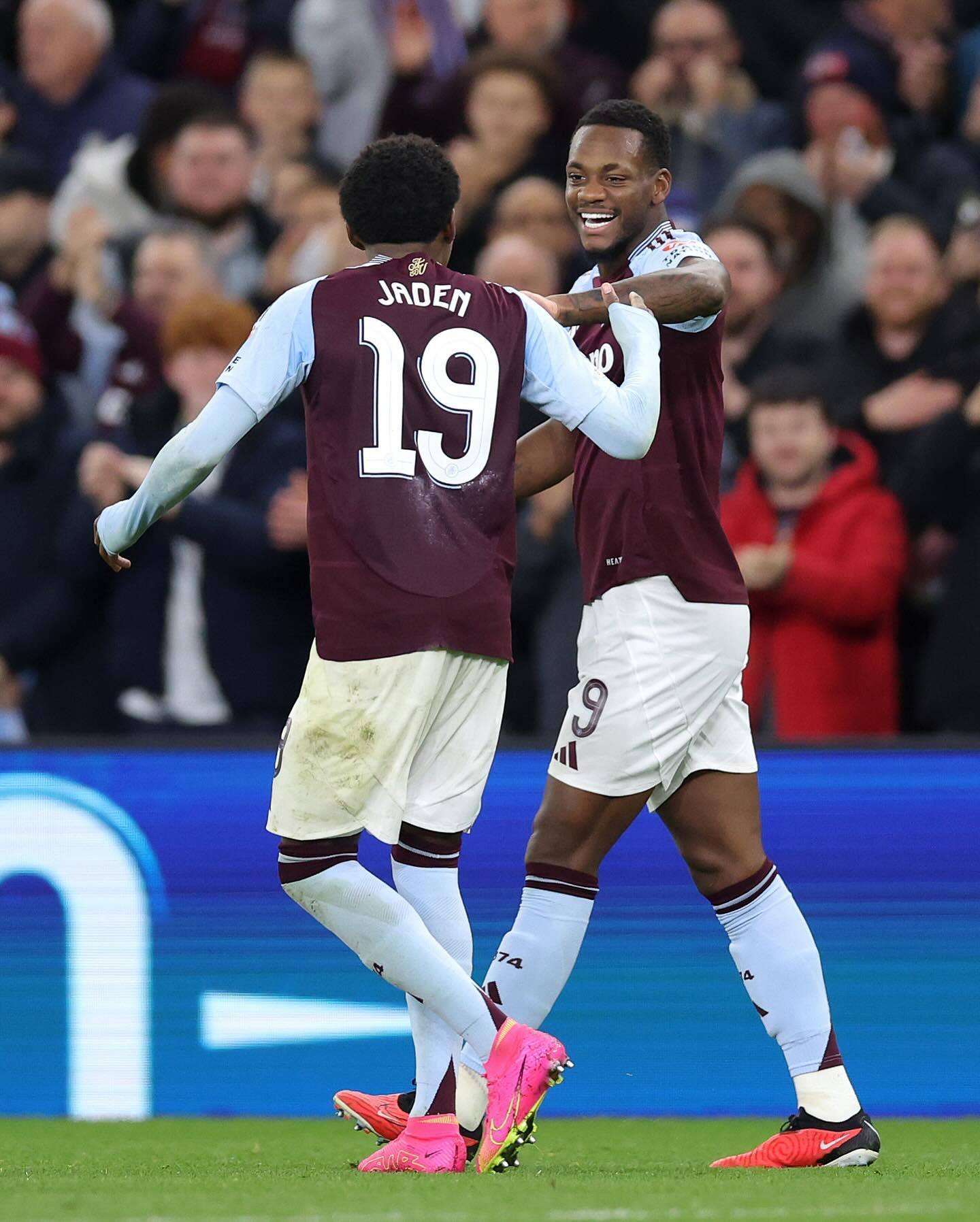 阿拉维斯门将神勇扑救，助球队力保不败