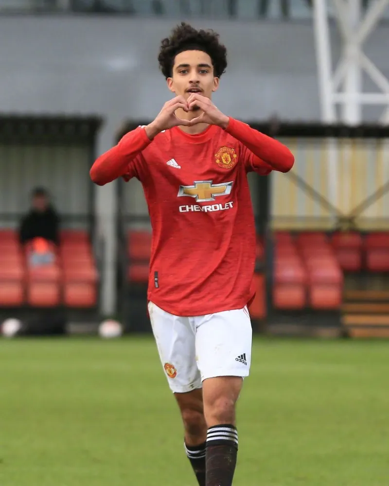 关于伊朗球员转会英超联赛，引发球迷关注的信息