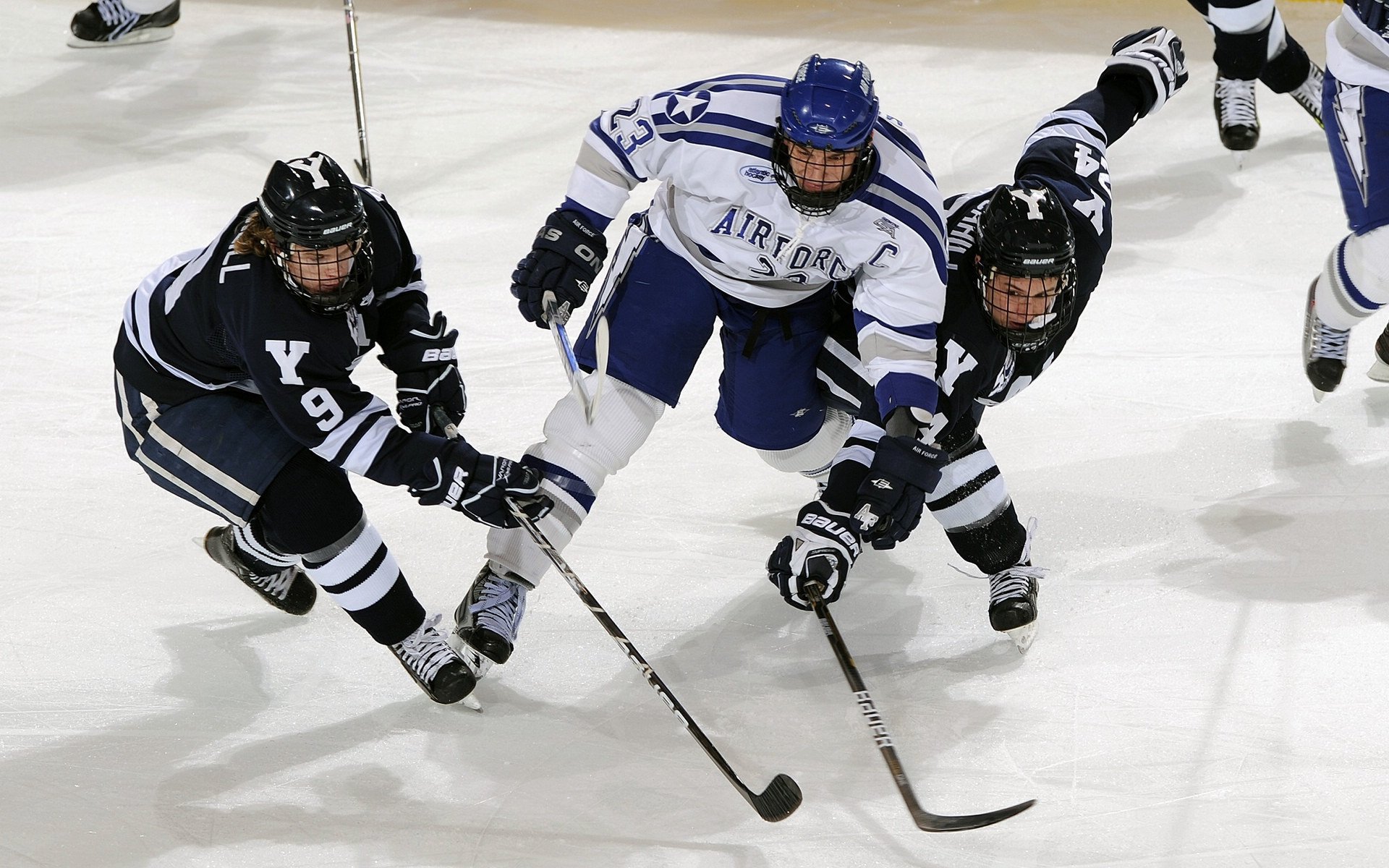 基米希全程高能输出,加纳一波带走曼联—战术纪律与个人英雄主义的完美交响