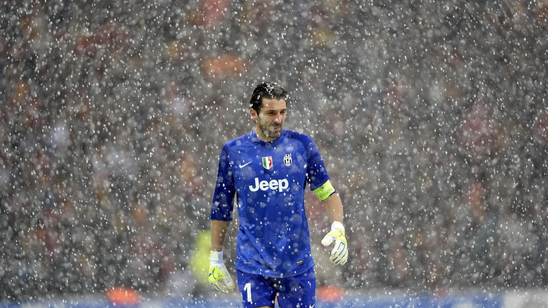 赛道与球场，字母哥的跨界主宰之夜