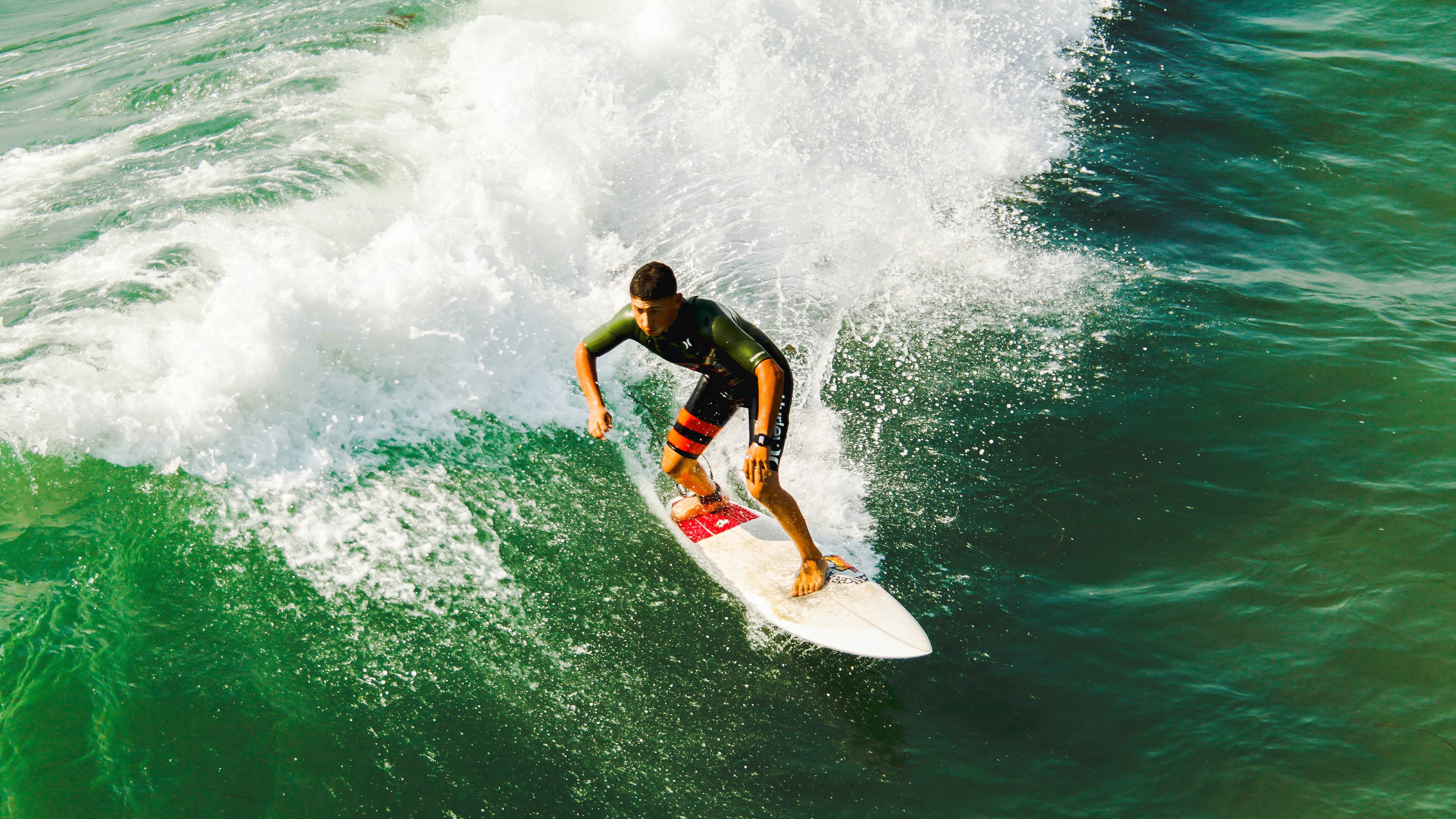 地缘博弈与绿茵传奇，伊朗全面压制几内亚背后的孙兴慜关键先生启示